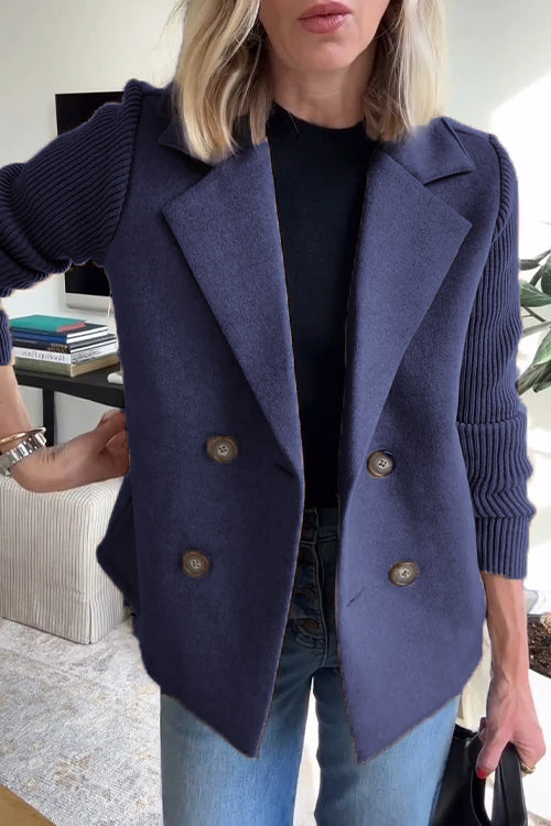 Blazer femme – Coupe cintrée – Double boutonnage – Tissu doux – Manches en maille côtelée
