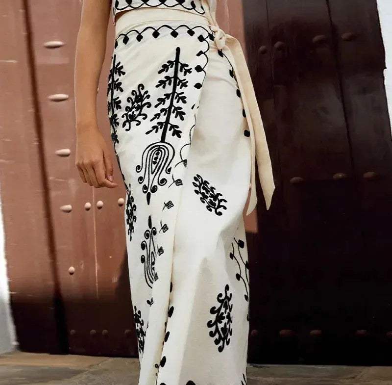 Ensemble Femme - Haut Court Manches Courtes Brodé + Jupe Taille Haute Portefeuille