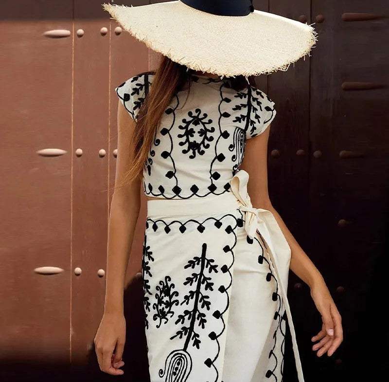 Ensemble Femme - Haut Court Manches Courtes Brodé + Jupe Taille Haute Portefeuille