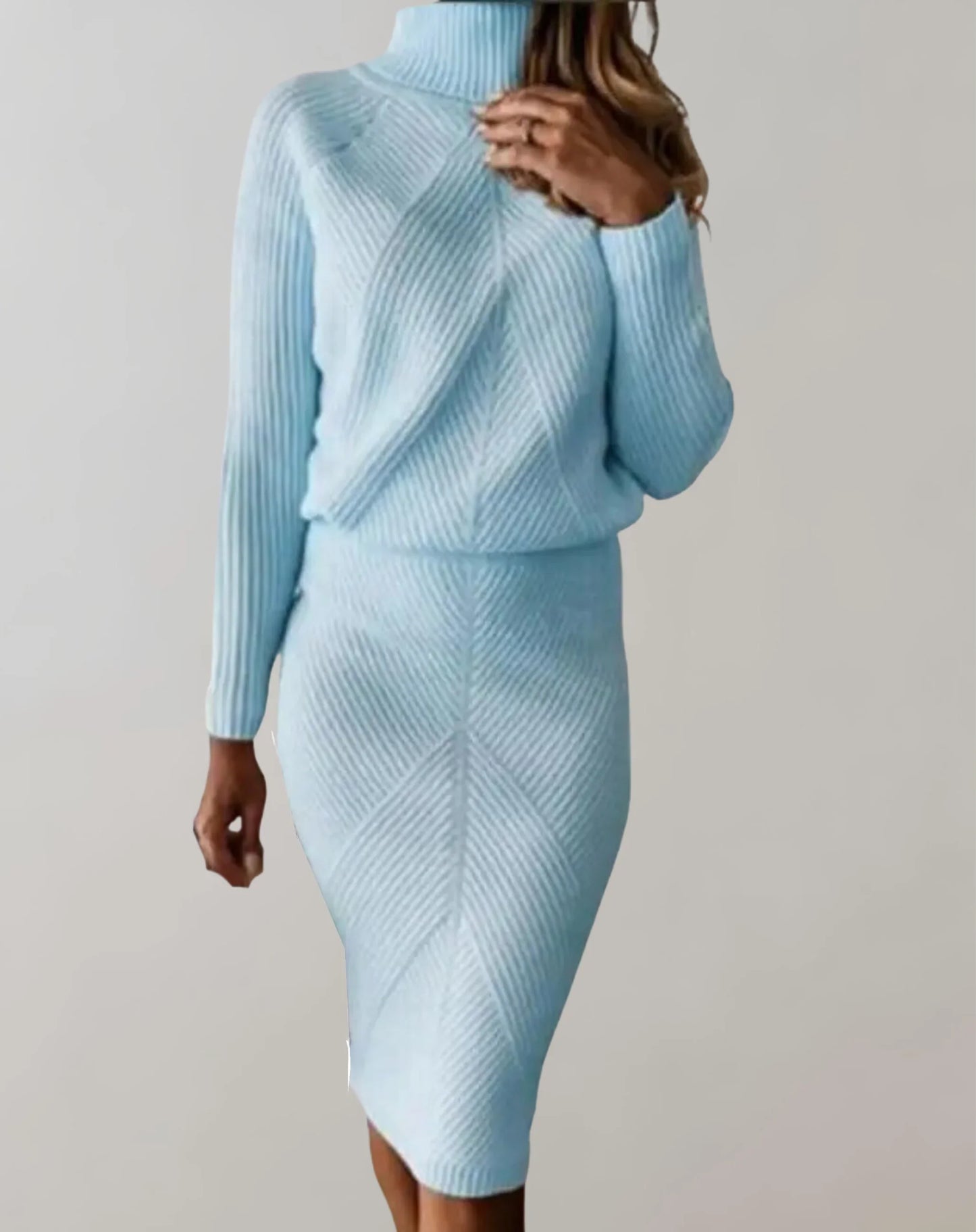 Ensemble Femme Deux Pièces – Coupe Ajustée – Maille Côtelée – Col Roulé Élégant