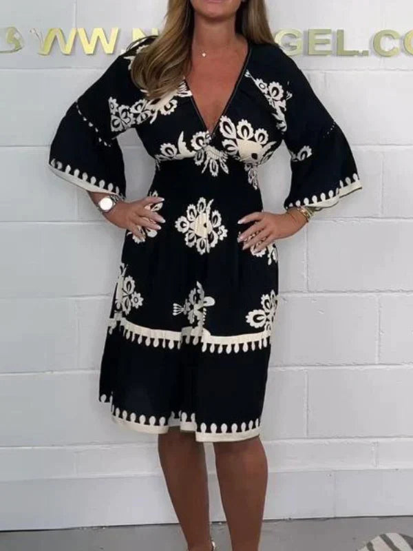 Robe Femme – Motif Floral – Manches Mi-longues – Encolure en V – Taille Froncée – Longueur Genou