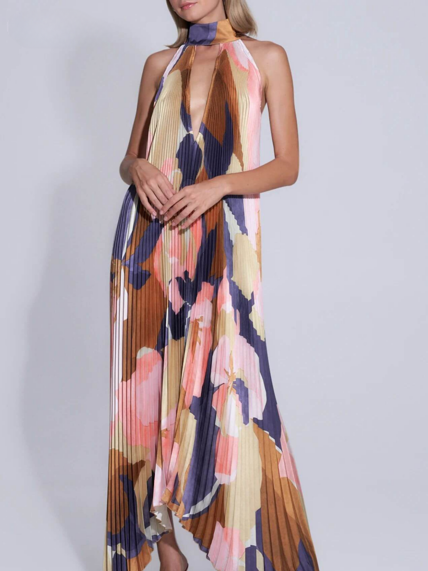 Robe Longue Femme – Style Plissé – Sans Manches – Col Halter Élégant – Motif Abstrait