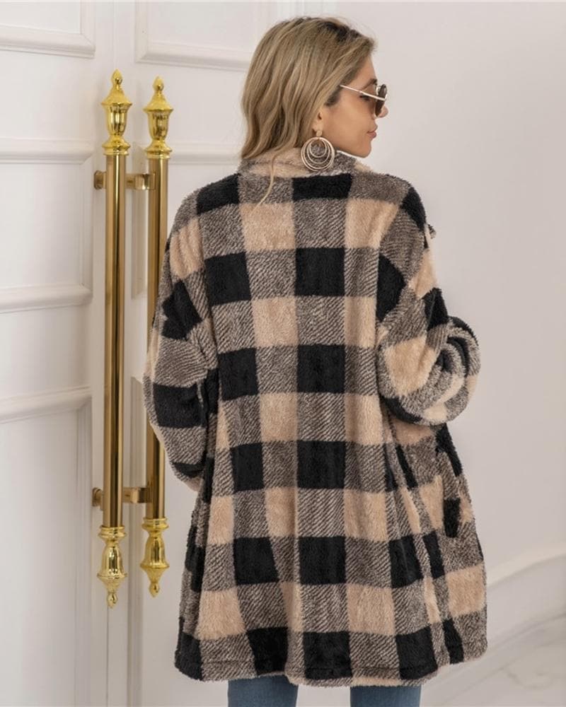 Laura - La veste à carreaux stylée