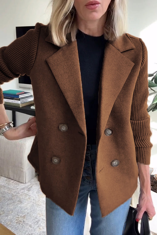 Blazer femme – Coupe cintrée – Double boutonnage – Tissu doux – Manches en maille côtelée