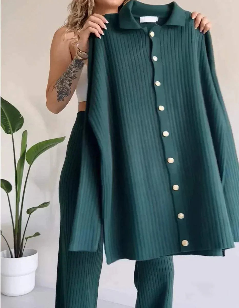 Ensemble Femme – Gilet Boutonné et Pantalon Taille Haute – Maille Côtelée – Coupe Ample