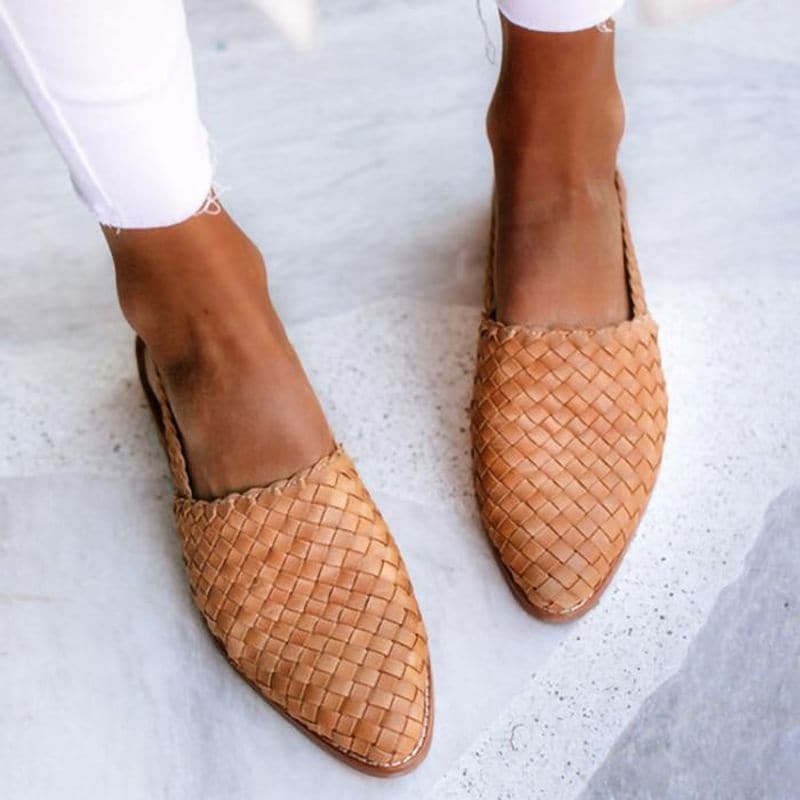 Sandales Femme – Cuir Tressé – Bout Fermé – Semelle Plate – Élégance Artisanal