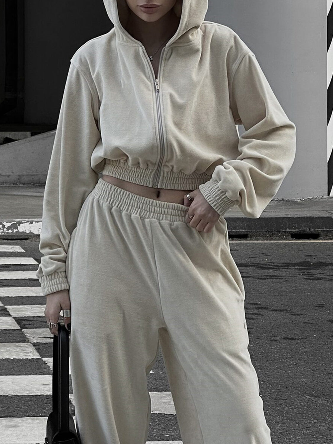 Ensemble de Jogging Femme - Veste Courte Zippée avec Capuche - Pantalon Taille Haute
