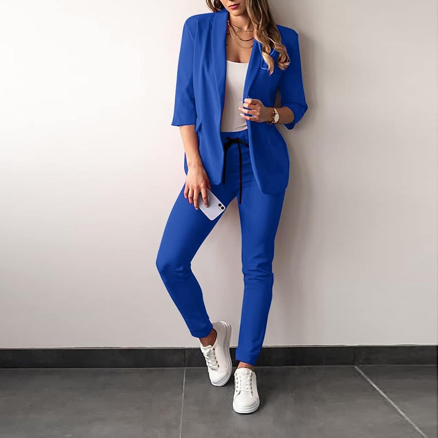 Tailleur femme – Blazer cintré manches 3/4 – Pantalon slim – Tissu haut de gamme