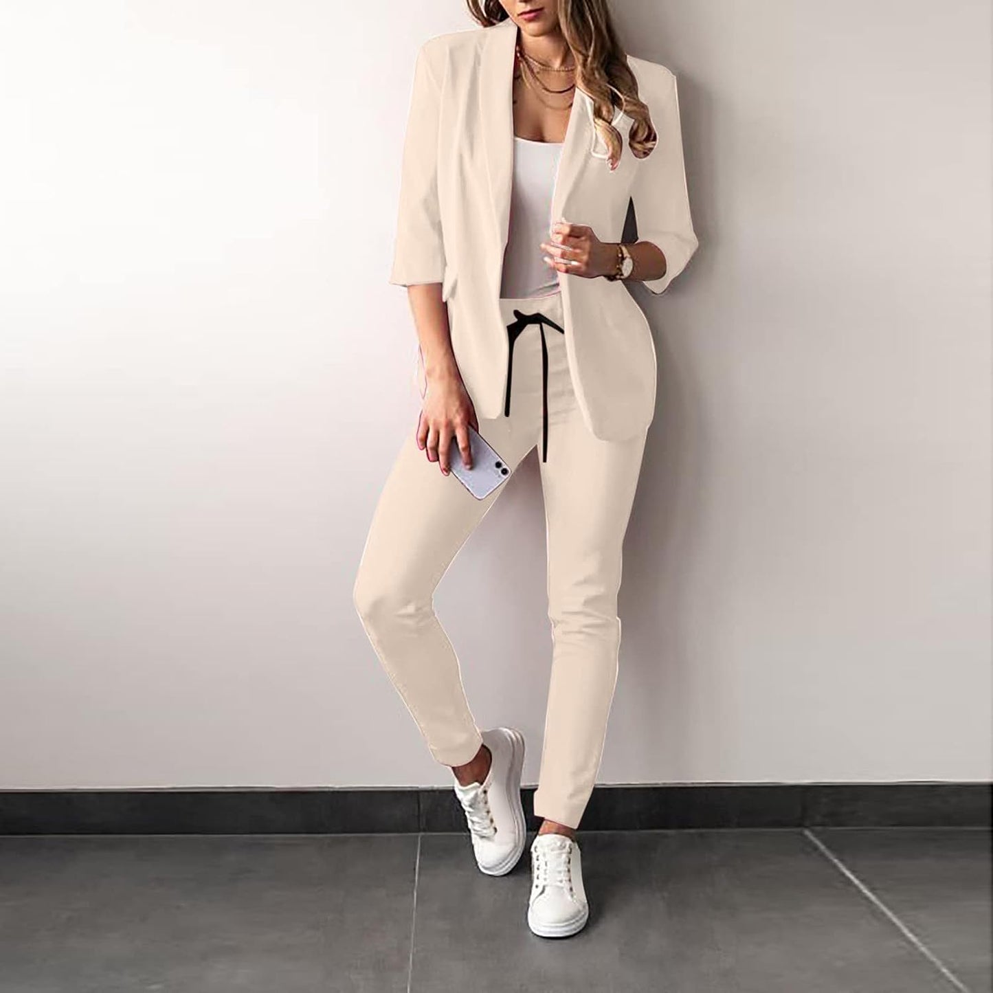 Tailleur femme – Blazer cintré manches 3/4 – Pantalon slim – Tissu haut de gamme