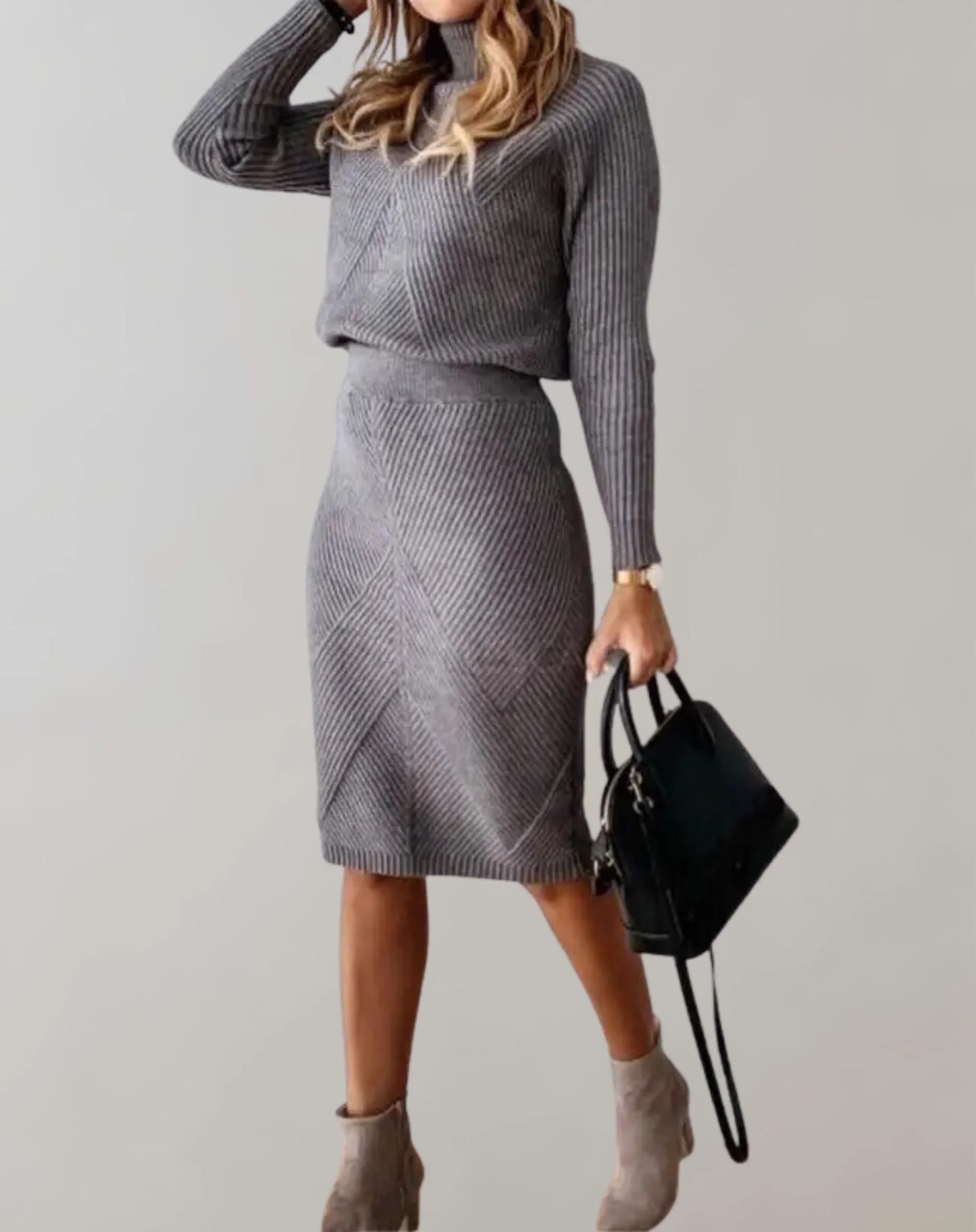 Ensemble Femme Deux Pièces – Coupe Ajustée – Maille Côtelée – Col Roulé Élégant