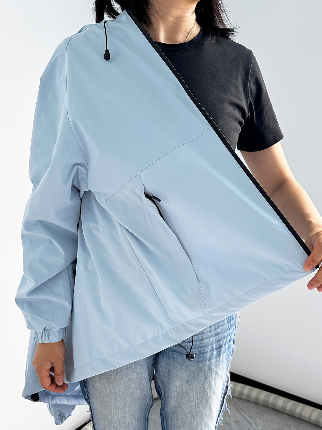 Veste imperméable femme – Coupe décontractée – Capuche ajustable – Fermeture zippée