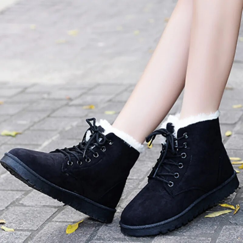 Bottes femme – Design cheville – Finition suédée – Doublure fourrure – Semelle antidérapante