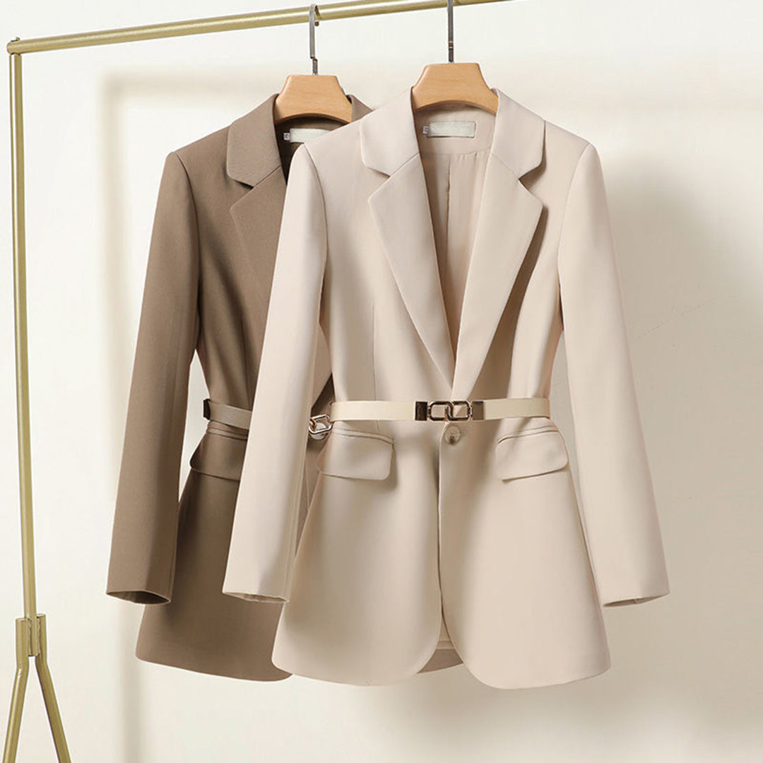 Blazer femme – Coupe décontractée – Taille cintrée – Ceinture boucle métal – Une boutonnière