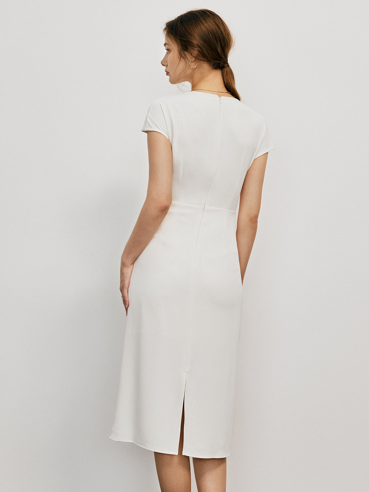 Robe Midi Femme - Ajustée avec Encolure Bateau - Manches Courtes - Détail Taille Élégant