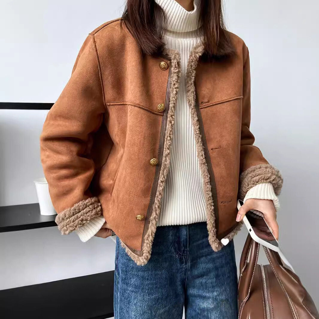 Veste sherpa femme – Coupe boxy – Effet suédine – Doublure chaude – Boutons métal
