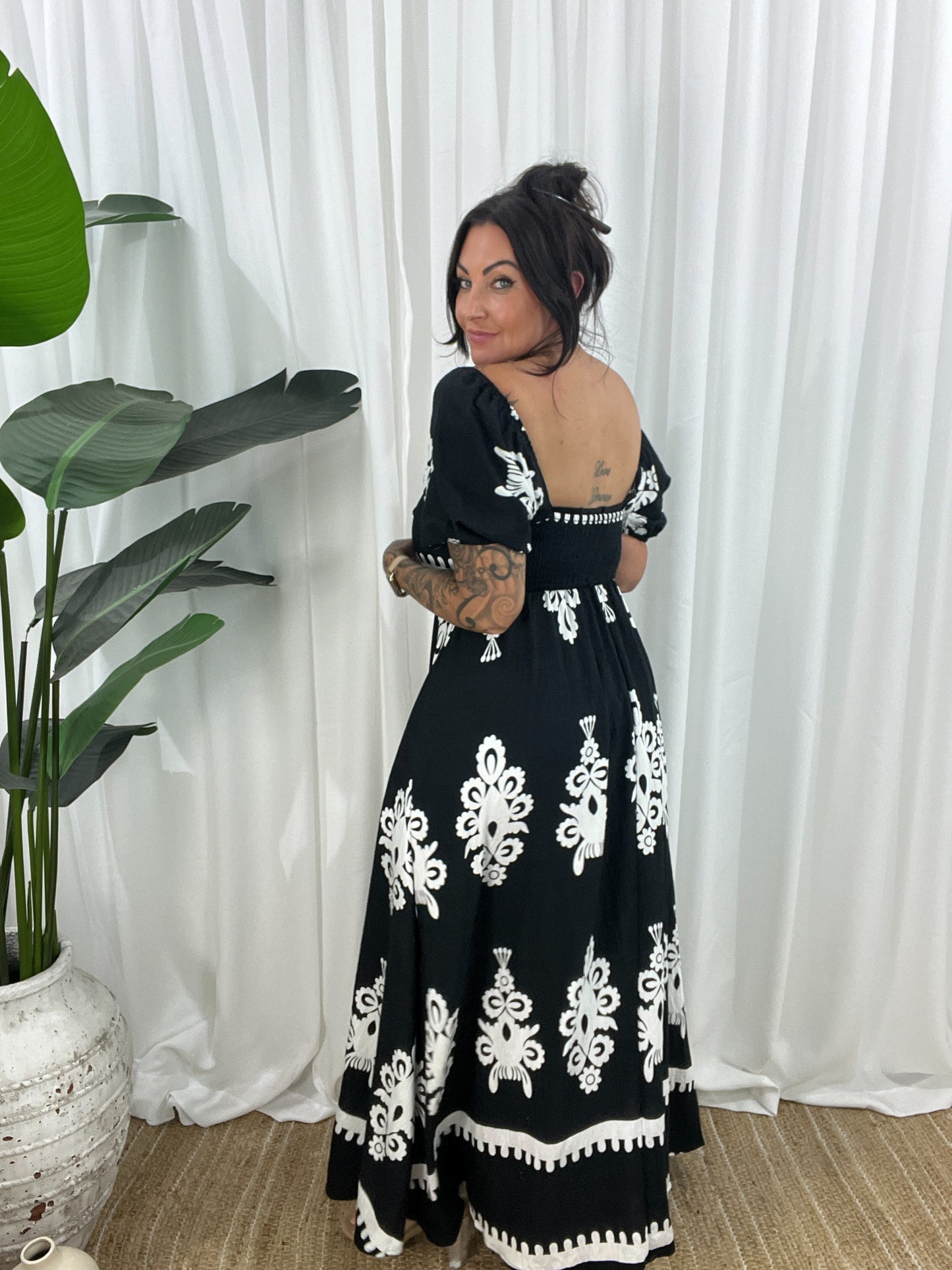 Robe Longue Femme - Épaules Dénudées - Manches Courtes Bouffantes - Fluide et Élégante