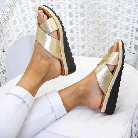 Sandales femme – Brides croisées texturées – Semelle plateforme amortie – Coupe décontractée