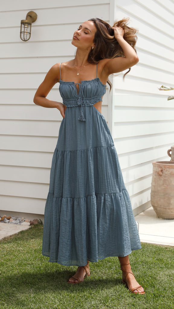 Robe Maxi Femme - Sans Manches - Bretelles Fines - Jupe Évasée - Détails Découpés
