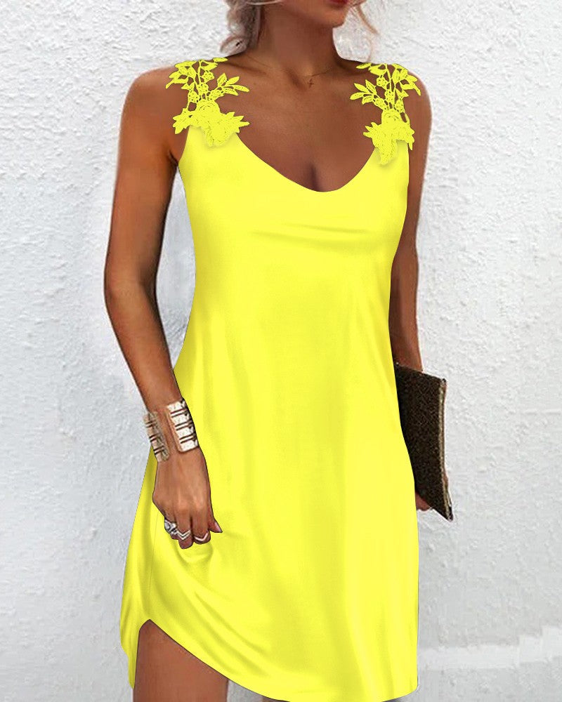 Robe Femme Sans Manches - Encolure Ronde - Détail Dentelle - Coupe Fluide Élégante