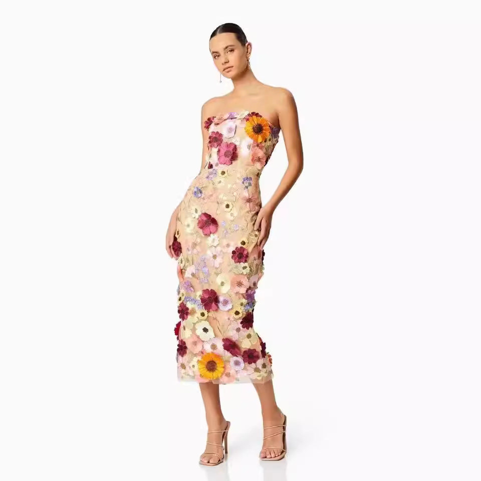 Robe Femme Sans Bretelles – Coupe Ajustée – Tulle Voilé – Fleurs 3D – Longueur Midi
