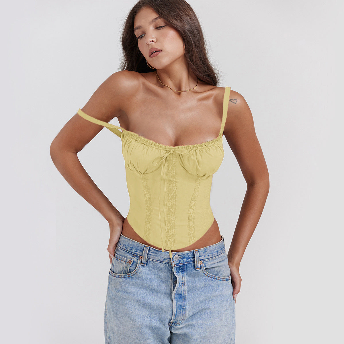 Débardeur Femme – Coupe Ajustée – Dentelle Élégante – Finition Satinée – Fines Bretelles