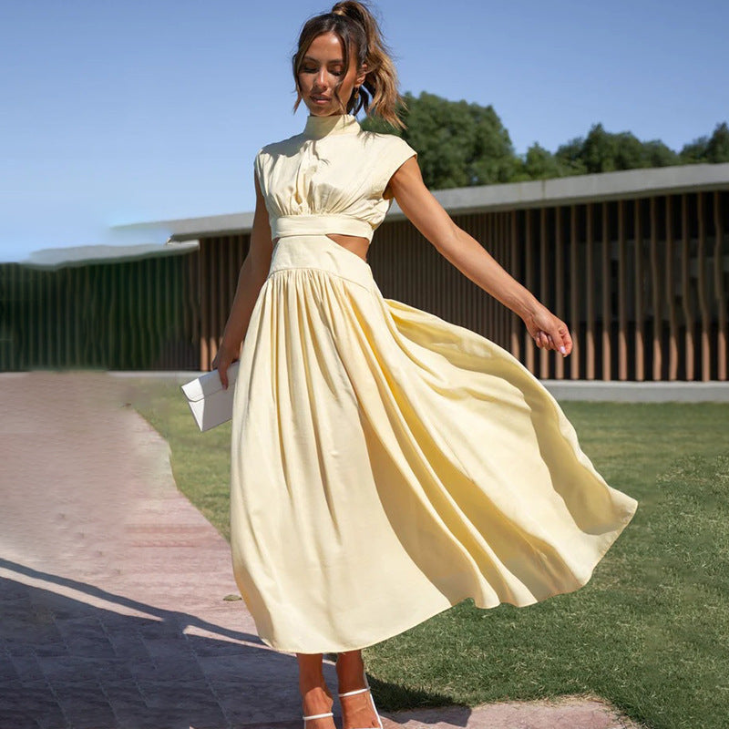 Robe midi femme – Coupe élégante – Taille cintrée – Buste plissé – Mancherons – Détail découpes