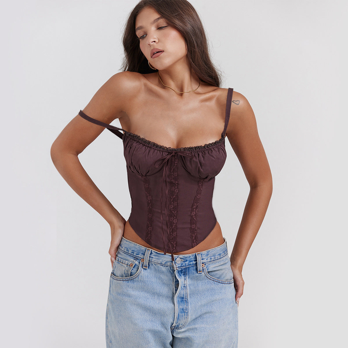 Débardeur Femme – Coupe Ajustée – Dentelle Élégante – Finition Satinée – Fines Bretelles