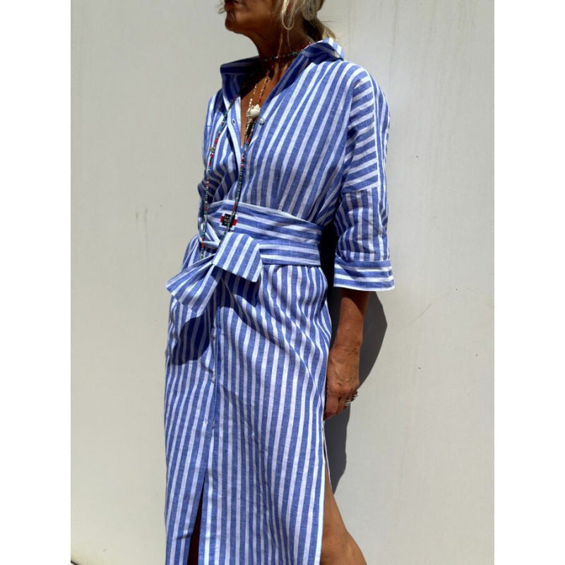 Robe chemise femme – Coupe ample – Tissu respirant – Rayée – Boutonnage frontal – Fentes côtés – Manches coudes – Longueur midi