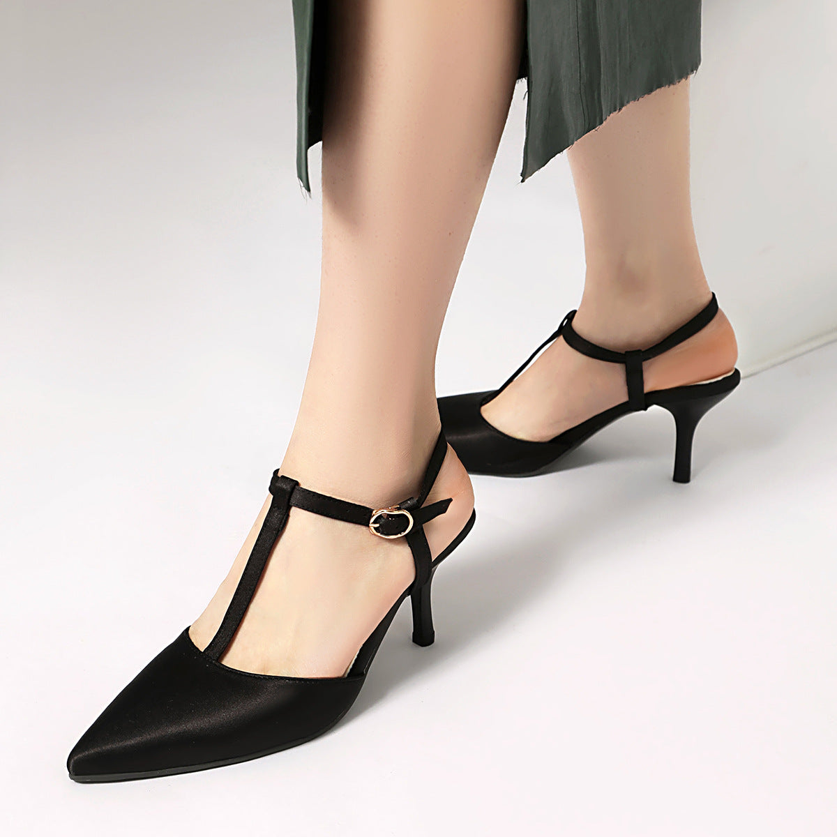 Sandales à talons hauts femme – Bout pointu – Bride en T – Ajustables élégantes