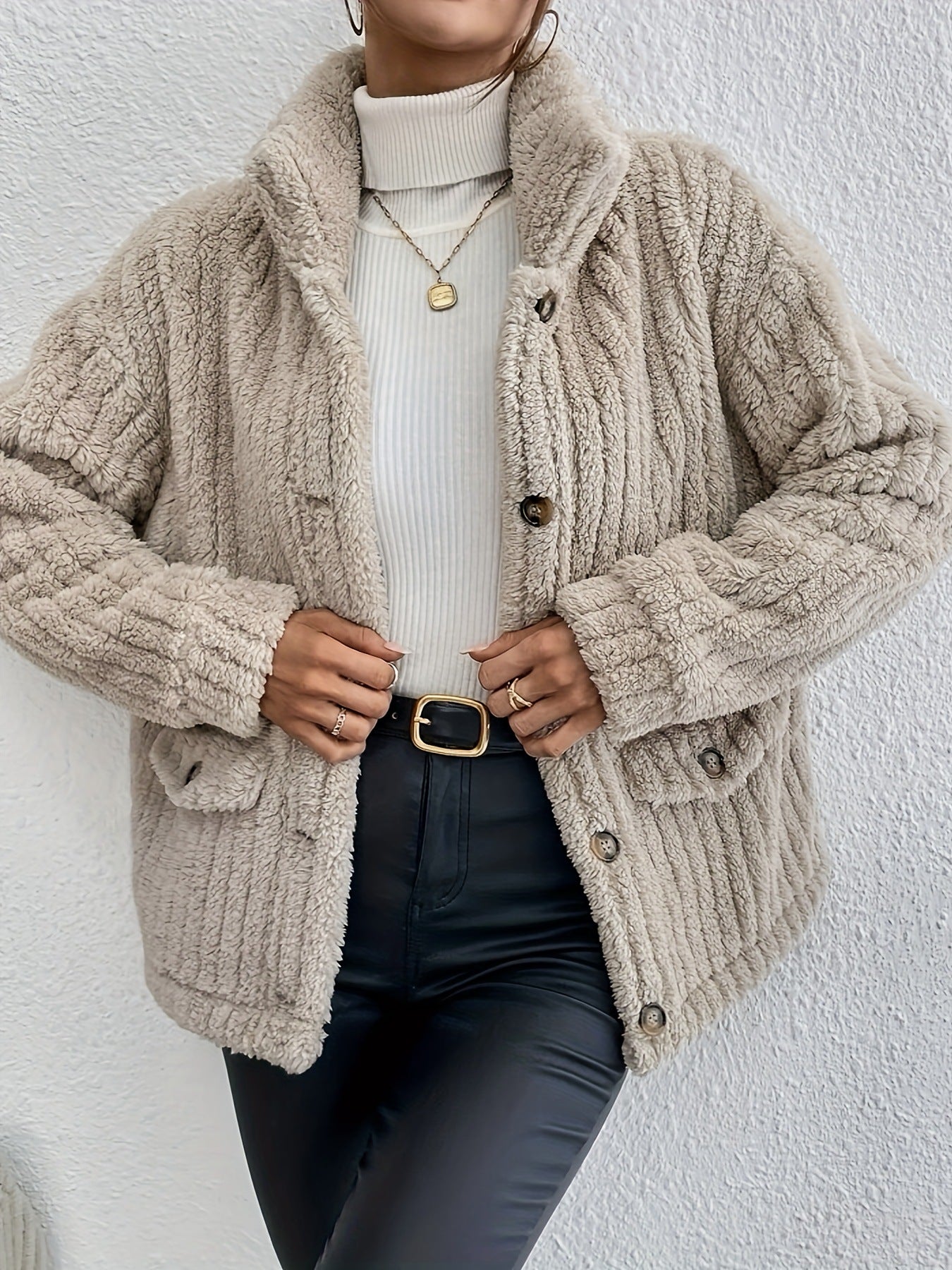 Veste femme – Coupe oversize – Velours double face – Boutonnée avec poches à rabat