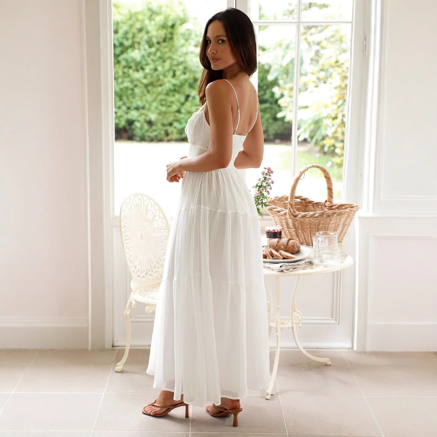 Robe longue femme – Coupe fluide – Dos nu – Bretelles fines – Jupe à volants