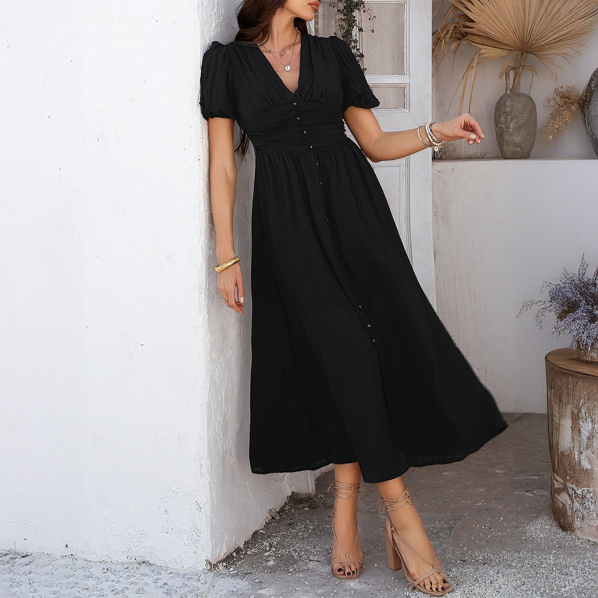 Robe longue femme – Coupe fluide – Taille haute – Col V – Manches courtes – Fente devant