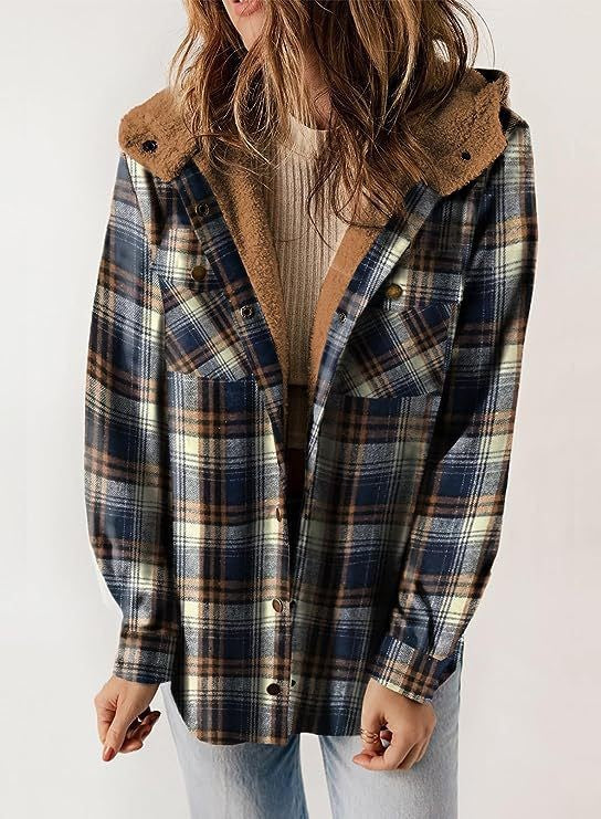 Veste femme – Laine – Coupe décontractée – Capuche doublée – Fermeture boutons