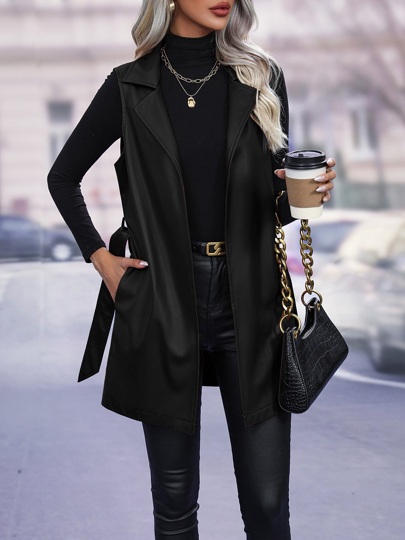 Veste sans manches femme – Similicuir – Coupe cintrée – Ceinture ajustable