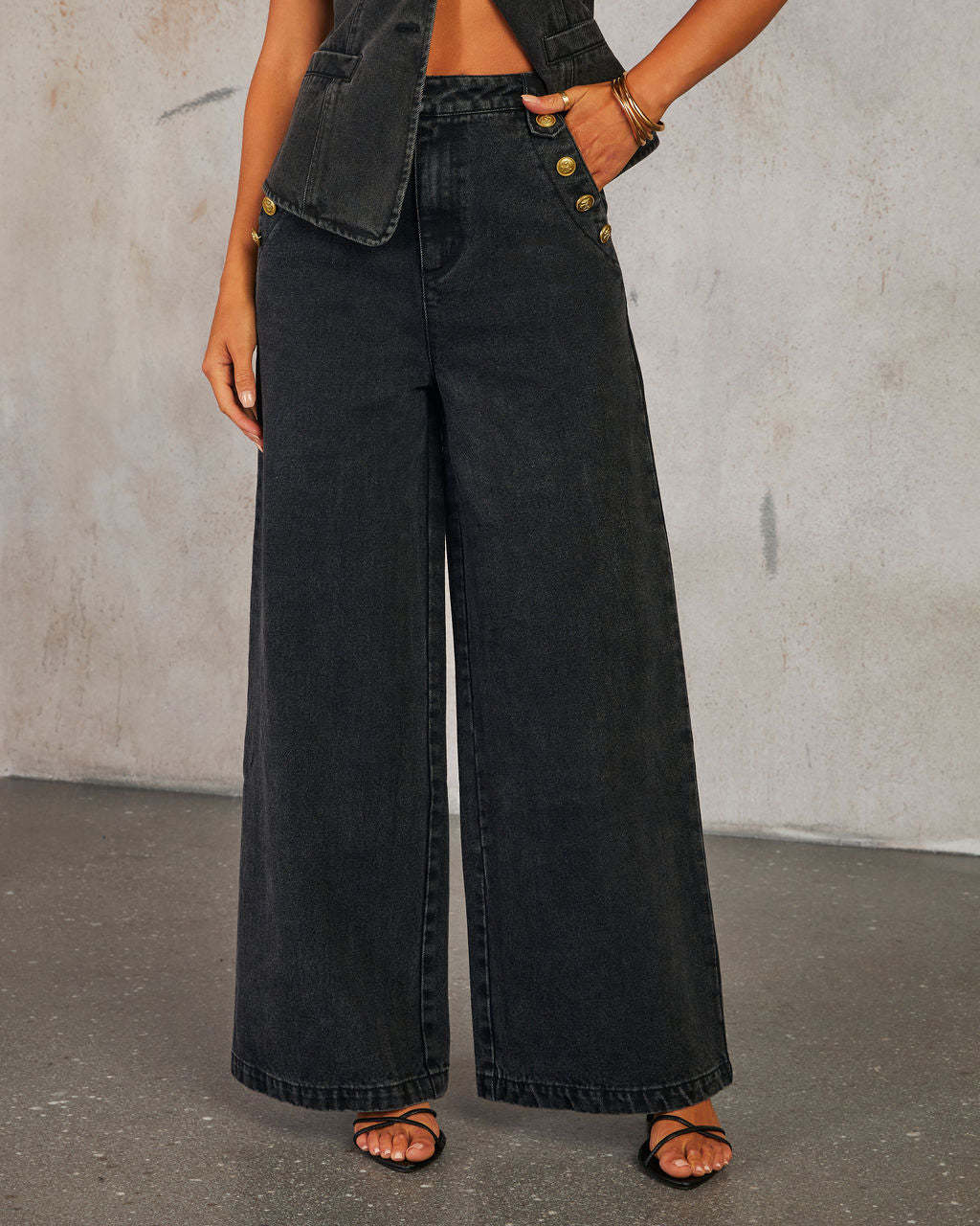 Ensemble de denim pour femmes – Coupe cintrée – Boutonnage élégant – Longueur taille