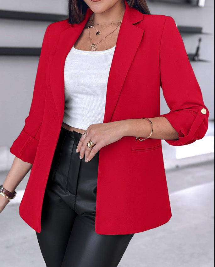 Blazer femme – Coupe slim – Silhouette structurée – Manches retroussées – Col moderne