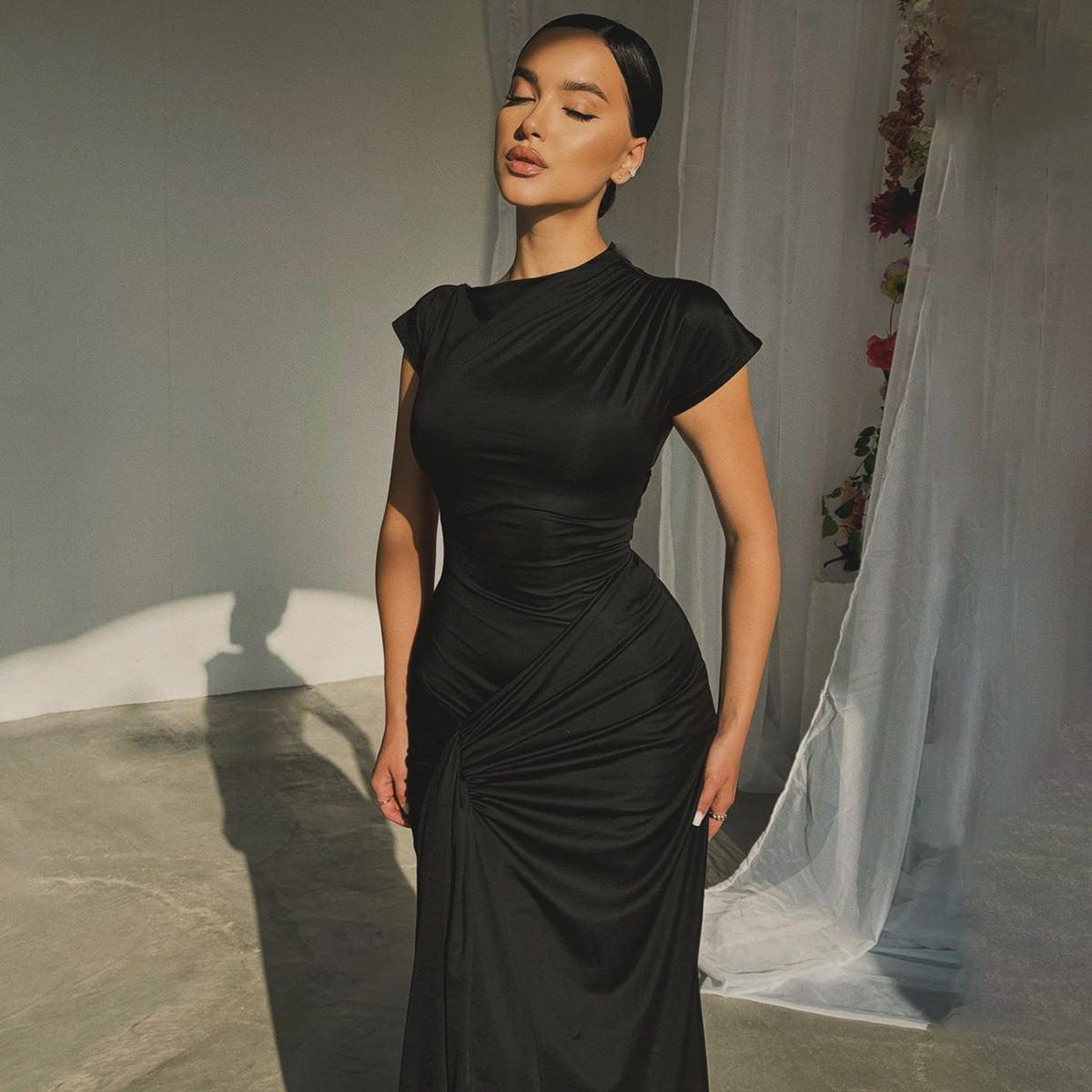 Robe longue femme – Coupe ajustée – Taille drapée – Manches courtes élégantes
