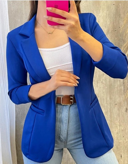 Veste de costume femme – Coupe cintrée – Épaules structurées – Longueur hanches