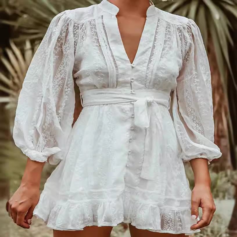 Robe mini femme – Manches ballon – Taille nouée – Ourlet volanté – Tissu respirant