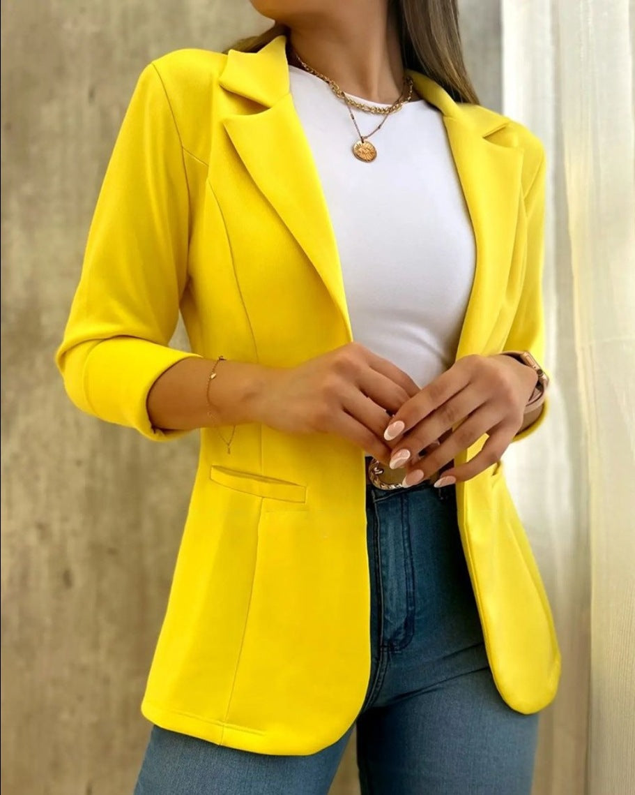 Veste de costume femme – Coupe cintrée – Épaules structurées – Longueur hanches