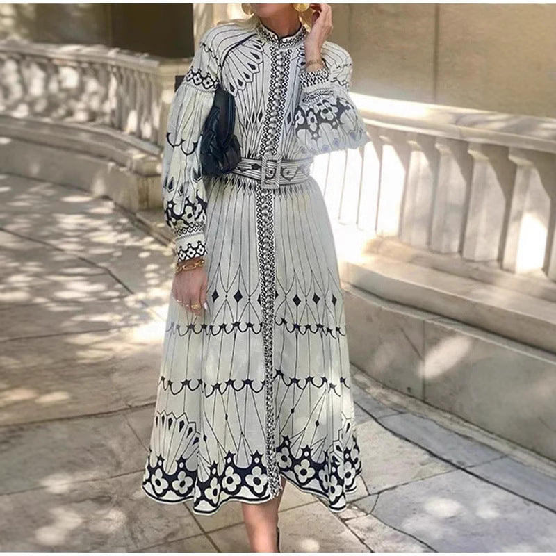 Robe midi femme – Coupe élégante – Manches longues – Motifs ornés – Taille ceinturée