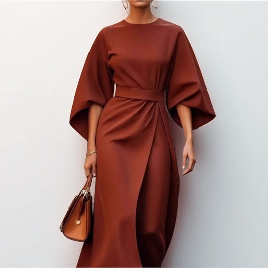Robe longue femme – Taille cintrée – Manches chauve-souris – Drapé fluide élégant