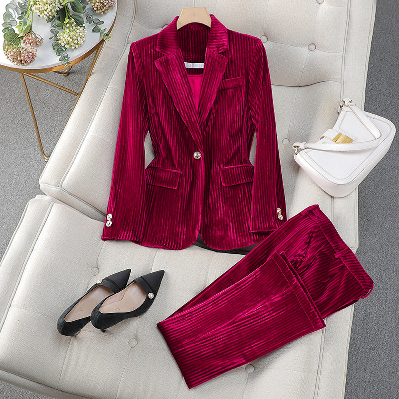 Blazer Femme – Coupe Cintrée – Tissu Luxueux – Boutonnage Simple – Style Forme