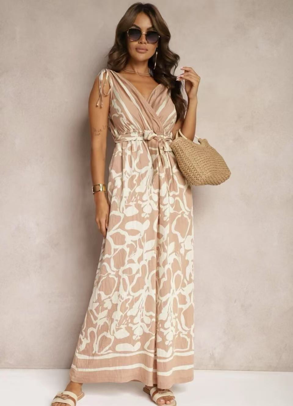 Combinaison femme – Sans manches – Décolleté en V – Taille nouée – Coupe fluide imprimée