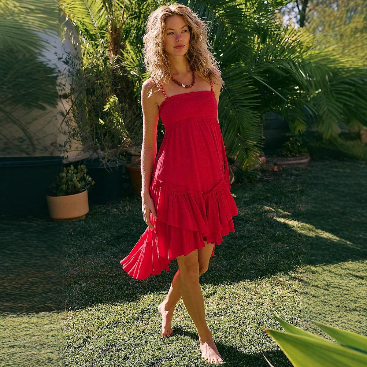 Robe femme sans bretelles – Coupe fluide – Tissu léger – Jupe à volants mi-longue