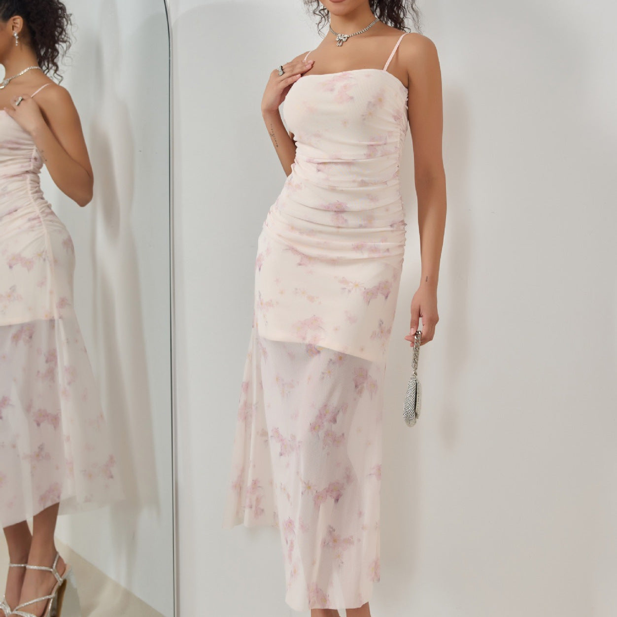 Robe longue sans manches femme – Coupe moulante – Bretelles fines – Ourlet sirène