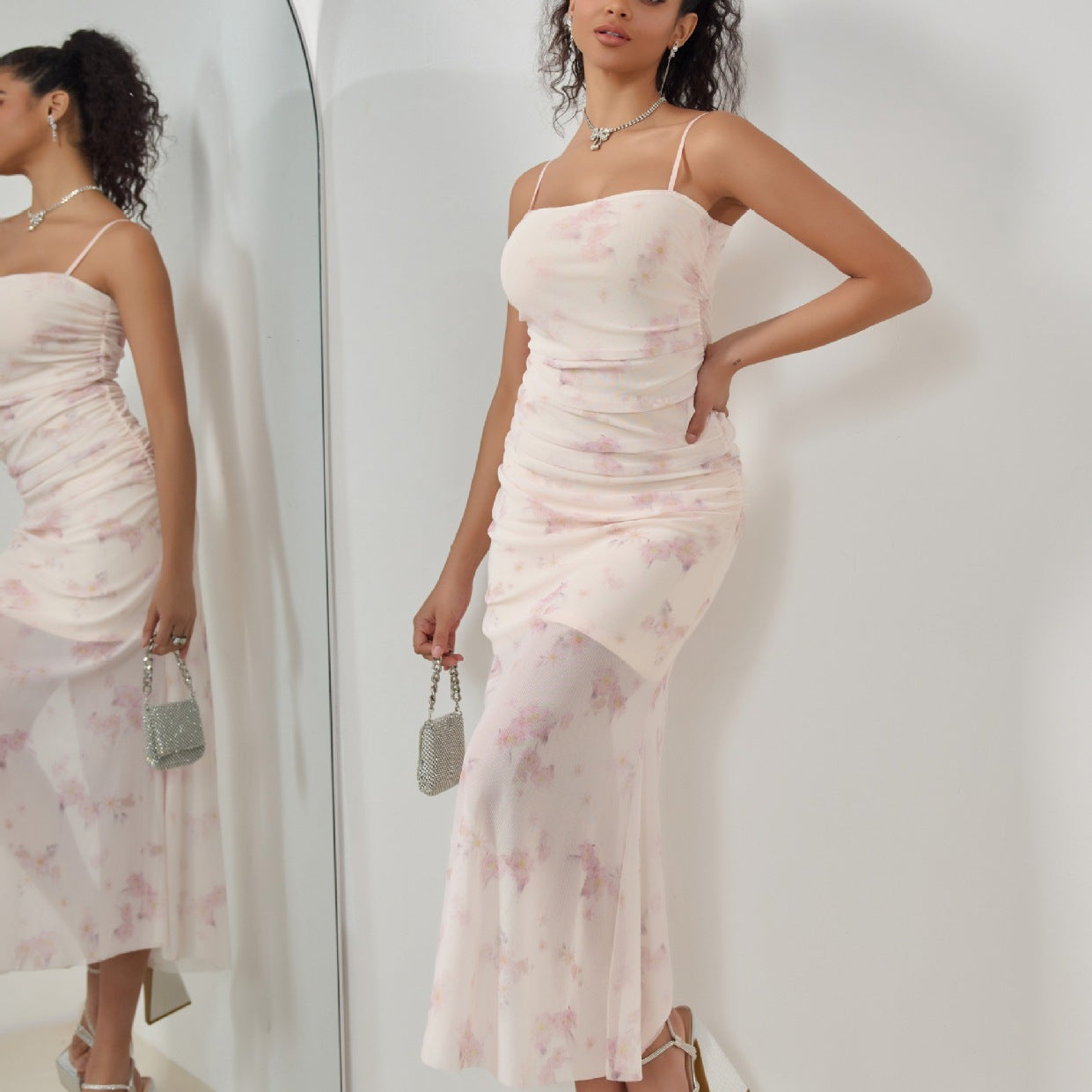 Robe longue sans manches femme – Coupe moulante – Bretelles fines – Ourlet sirène