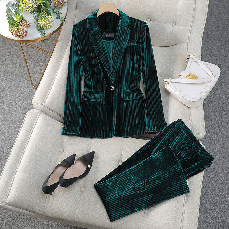 Blazer Femme – Coupe Cintrée – Tissu Luxueux – Boutonnage Simple – Style Forme