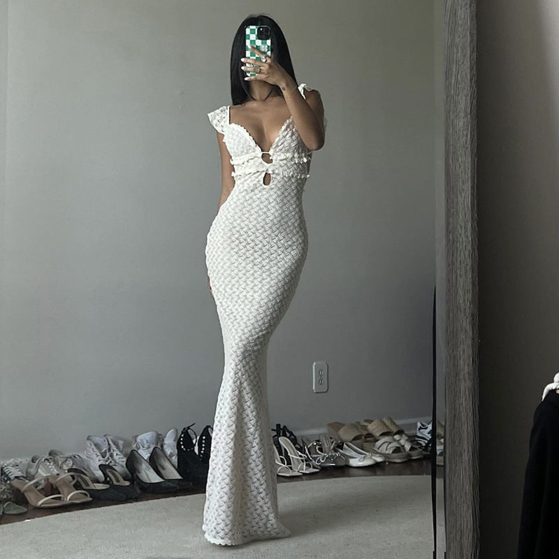 Robe longue femme – Coupe cintrée – Décolleté profond – Dos nu à nouer – Détail découpé