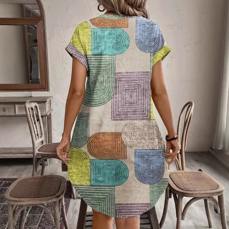 Robe femme décolletée – Coupe droite fluide – Motif géométrique – Tissu respirant
